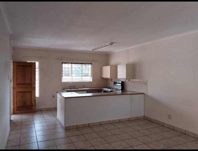 1 BEDROOM TOWNHOUSE FOR SALE IN NORTON PARK